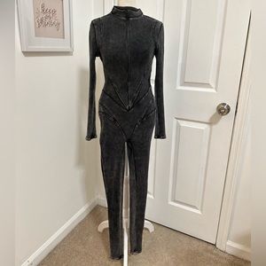 Ribbed Knit Mineral Washed Black Gray Jumpsuit. Long Sleeve Stretch. Women’s M